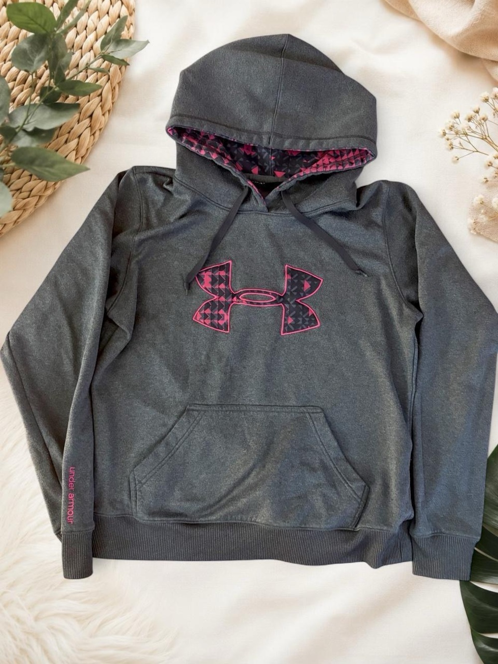 Under Armour Women's Medium Lightweight Semi Fitted Gray Hoodie with Pink Logo